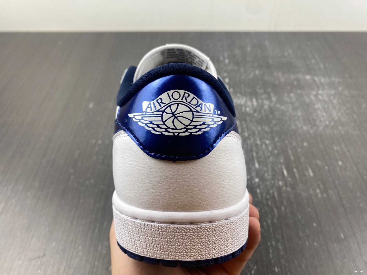 Retro 1 Blue Low Metallic - 705329-106 Jordan 0311